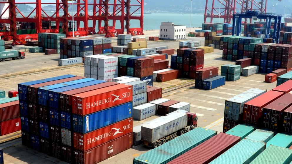 El Gobierno busca enlentecer o frenar la salida de divisas