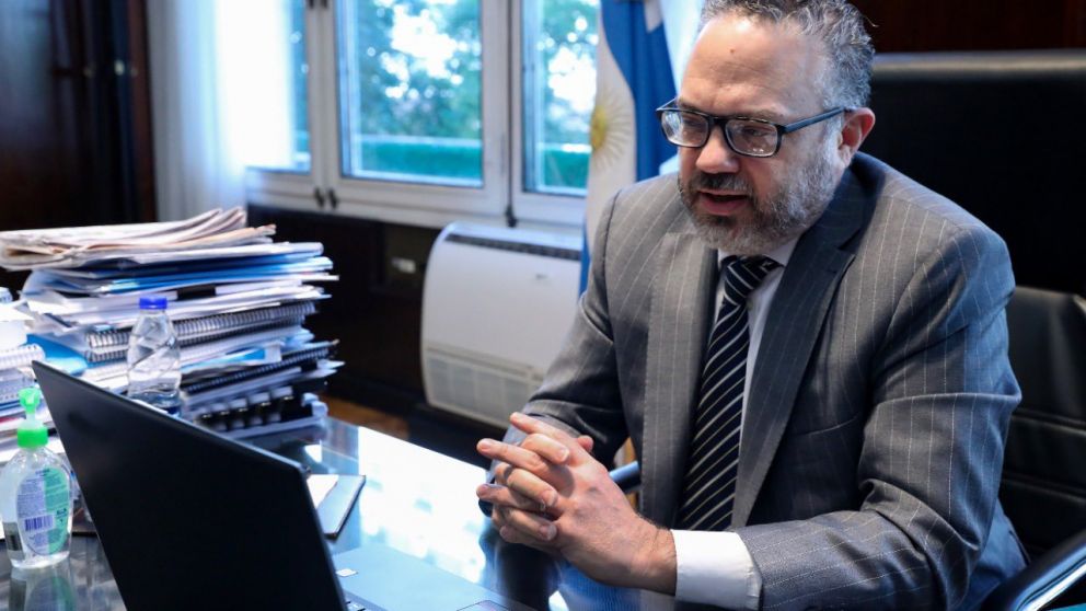 La carta de renuncia de Kulfas, con fuertes críticas a Energía