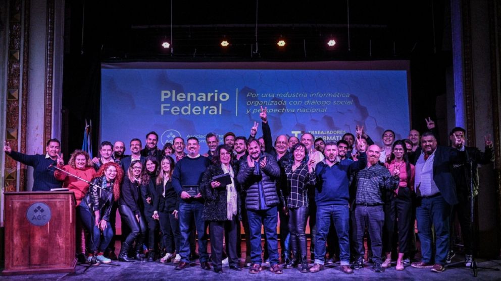 Plenario federal y promesa del Jefe de Estado para la Asociación Gremial de Computación