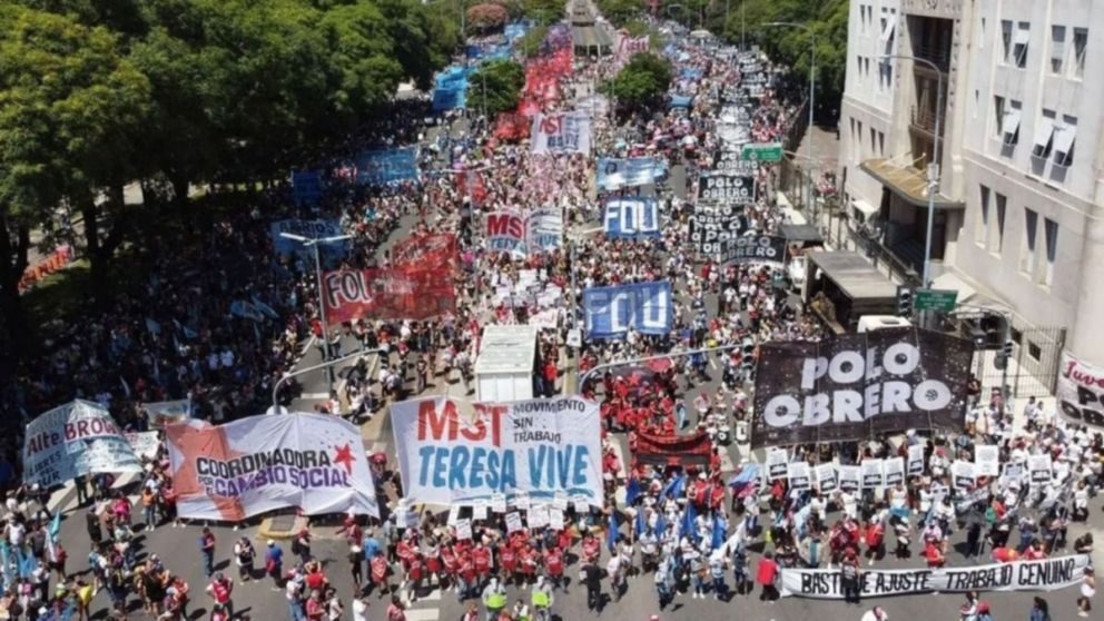 Las organizaciones sociales de izquierda le pedirán a la CGT que convoque a un paro nacional
