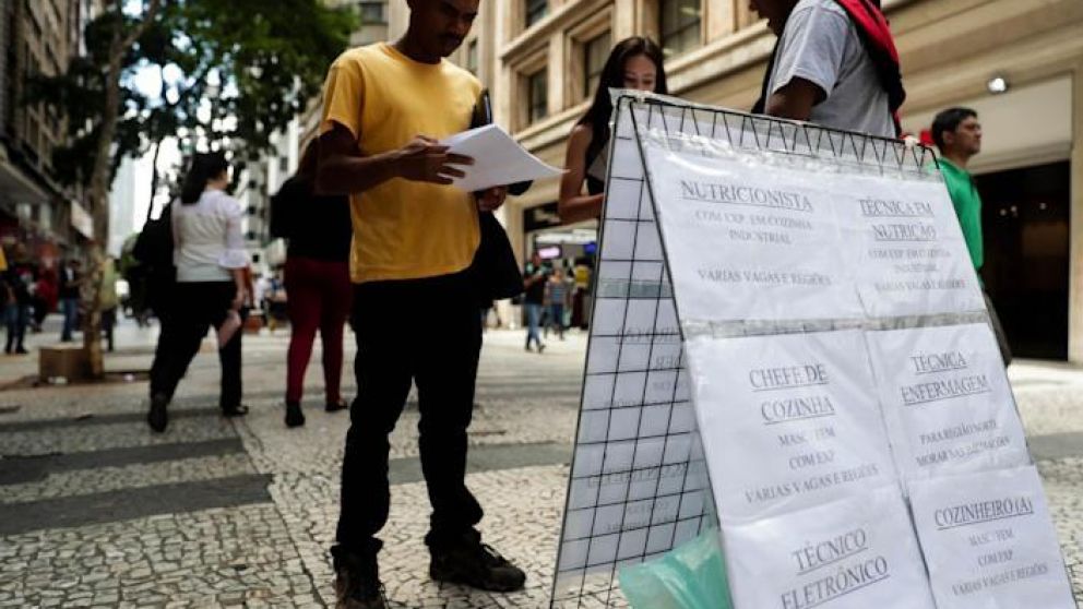 Hasta abril, el número de brasileños que buscaban un trabajo era de 11,3 millones,