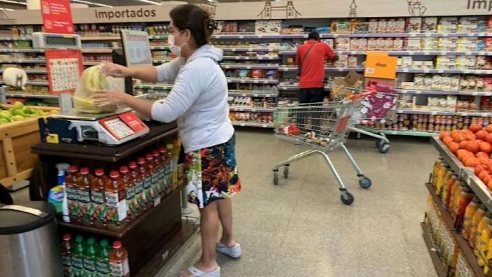 El aumento de personas ocupadas fue encabezada por el sector de comercio con un 11,2%