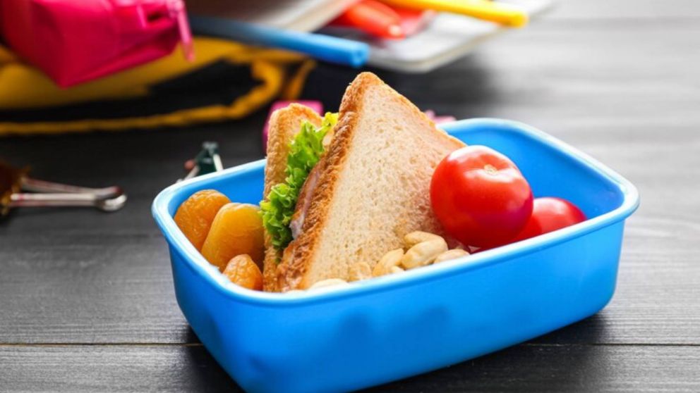 Est� dirigido a las todas las escuelas con servicio de Almuerzo