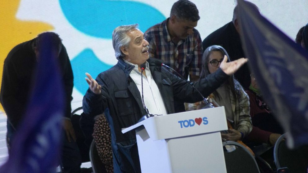 "El enemigo nuestro es esa derecha maldita", se�al� Alberto Fern�ndez desde Chaco