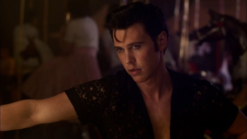 Austin Butler personifica a Elvis en la biopic de Baz Luhrmann.
