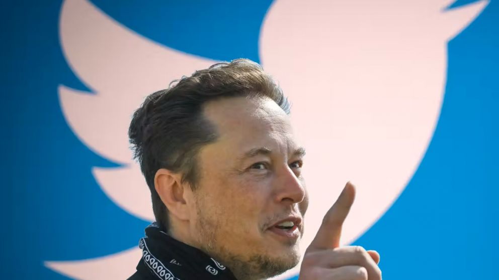 Elon Musk sigue adelante con la novela de Twitter