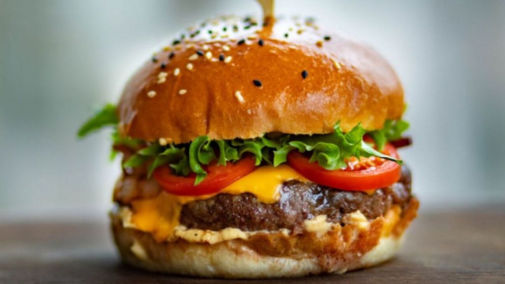 Historia de la hamburguesa, icono gastronómico
