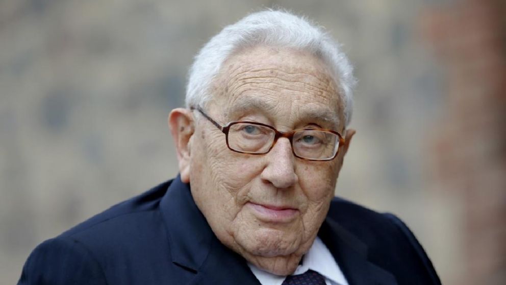 Henry Kissinger propuso que Ucrania ceda territorio a Rusia para frenar la invasión