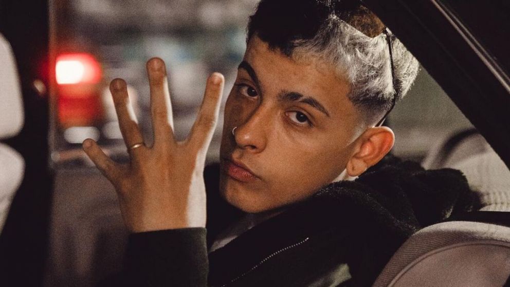 En el último disco de Trueno, canta "Tierra Zanta" junto a Víctor Heredia