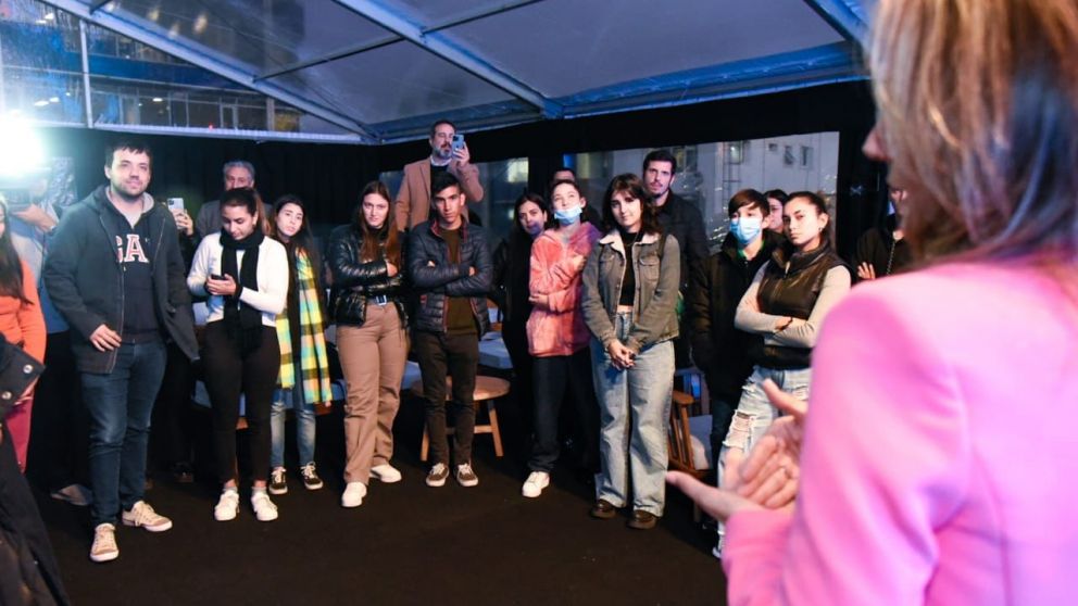 Tombolini y Malena Galmarini celebraron en ARSAT junto a estudiantes y emprendedores del mundo tecnológico de Tigre el día de internet