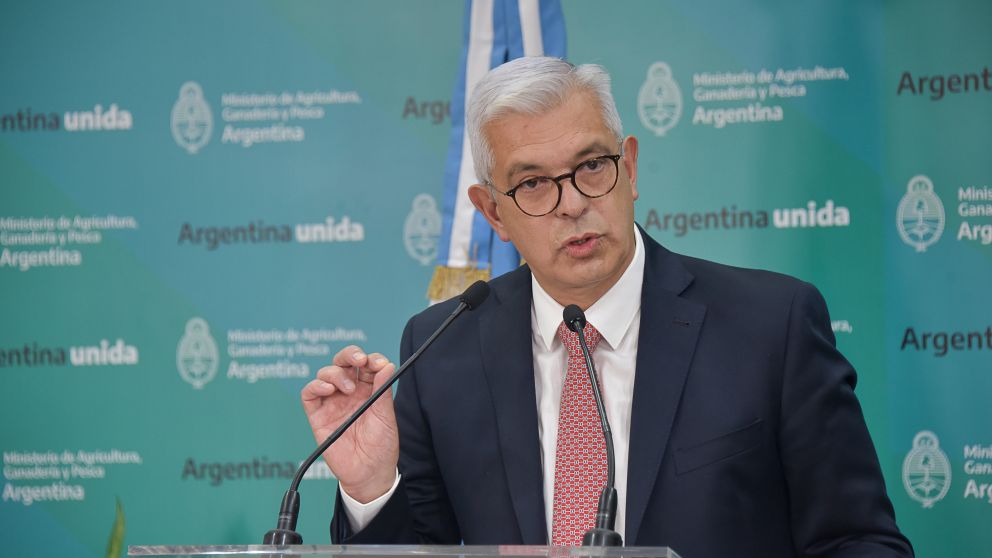 Julían Domínguez hizo los anuncios en la sede del Ministerio de Agricultura