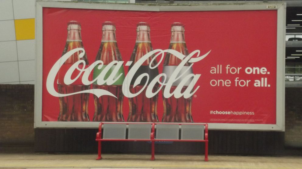 "Todos para uno, uno para todos", exige Coca-Cola