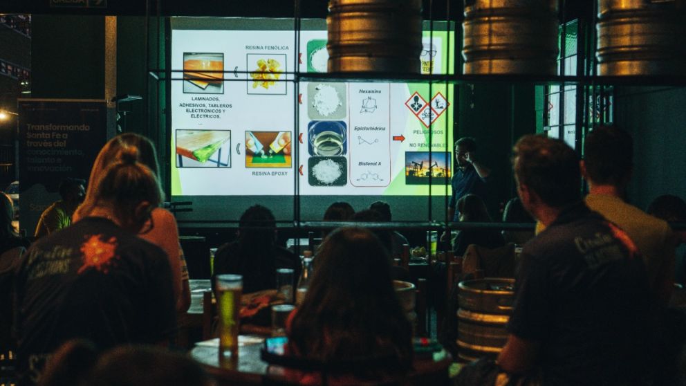 Ciencia entre cervezas: invitan a charlar con investigadores en bares