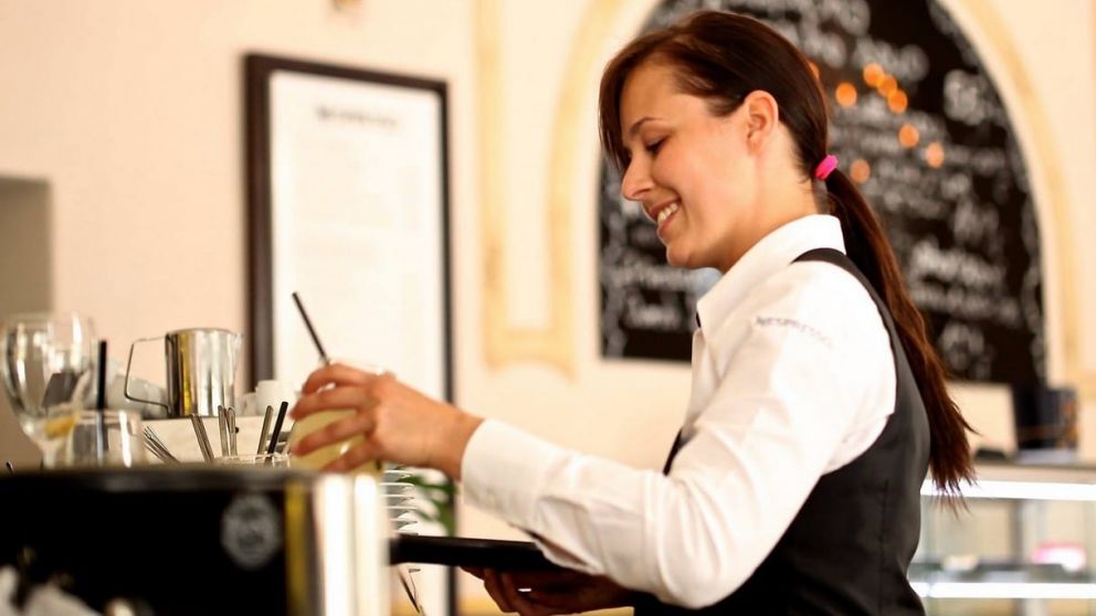 El empleo registrado privado creció de la mano de los sectores más afectados por la pandemia