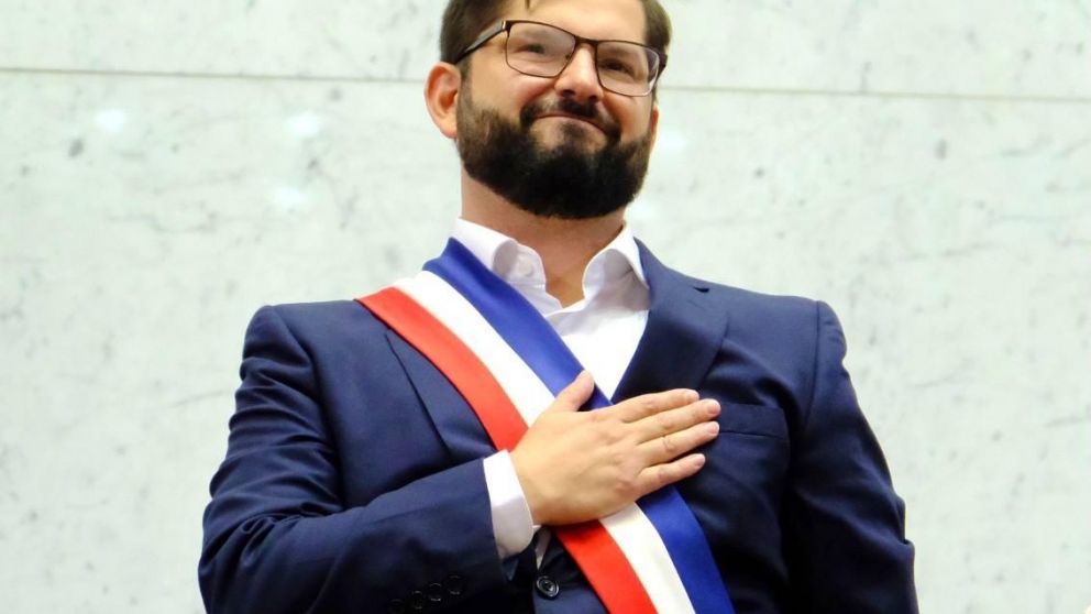 Gabriel Boric promulgar� el aumento una vez que lo apruebe el congreso de Chile