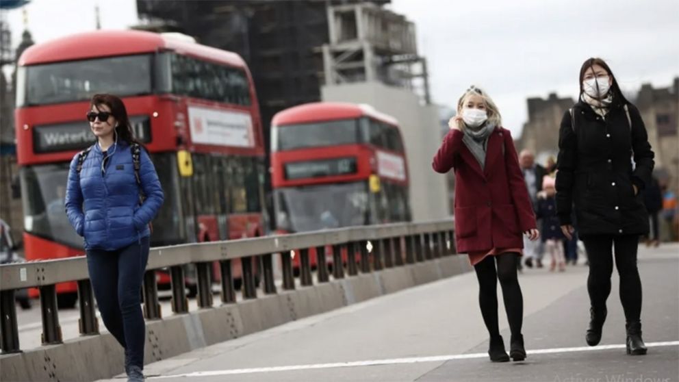 El Banco de Inglaterra se sumó a la FED y elevó a 1% su tasa de referencia