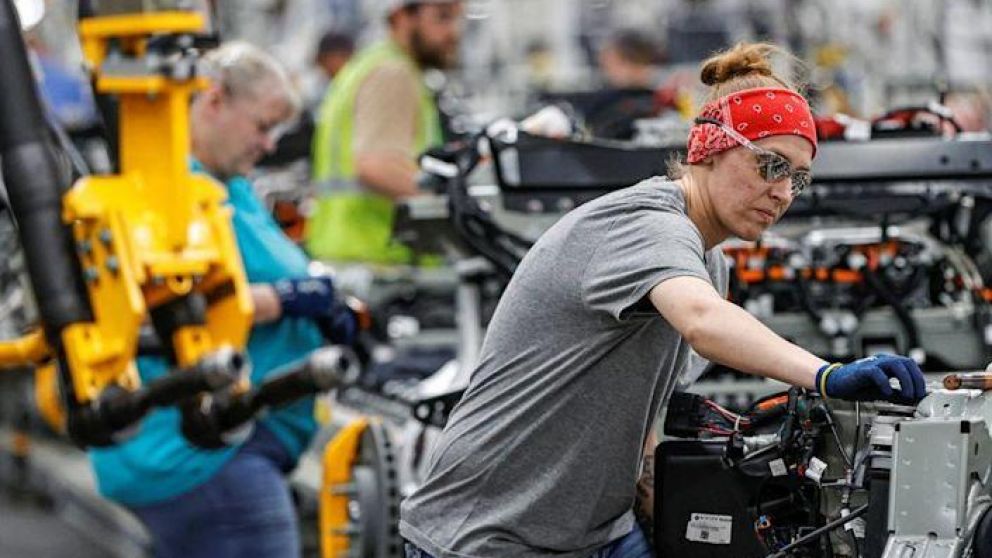 A finales de febrero había casi un récord de 11,3 millones de puestos de trabajo