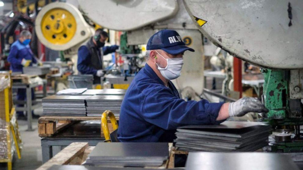 La industria local se recuperó en febrero luego de una baja en enero