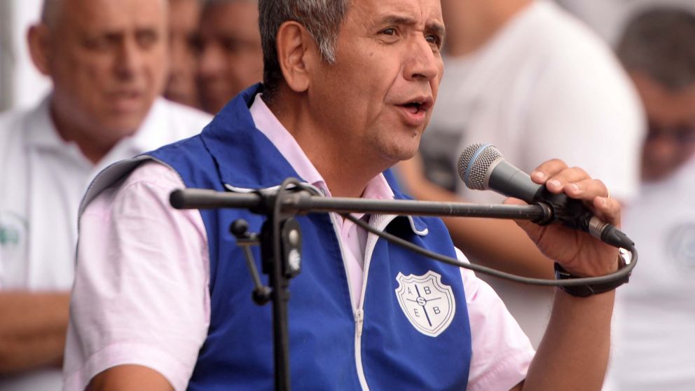 A la fecha los bancarios sólo acordaron el pago de sumas fijas a cuenta de paritarias