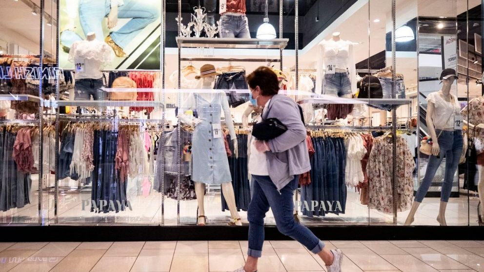 Hasta ahora los consumidores estadounidenses se mantienen firmes y continúan gastando