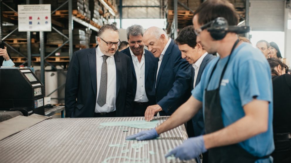 El ministro de Producci�n Mat�as Kulfas visit� la planta de Taranto en San Juan