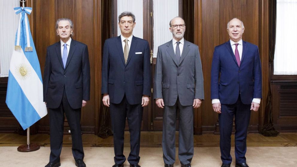 La Corte Suprema tiene actualmente cuatro miembros, ya que resta nombrarse a la reemplazante de Highton de Nolasco