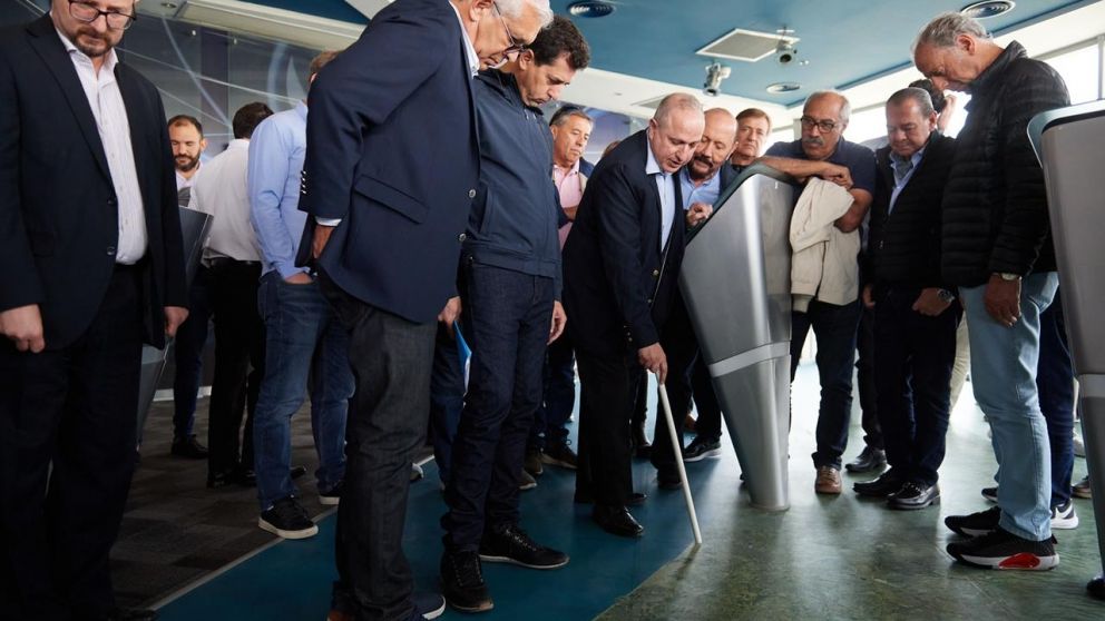 "Wado" de Pedro propuso una mesa nacional del agua, pero los gobernadores ponen reparos