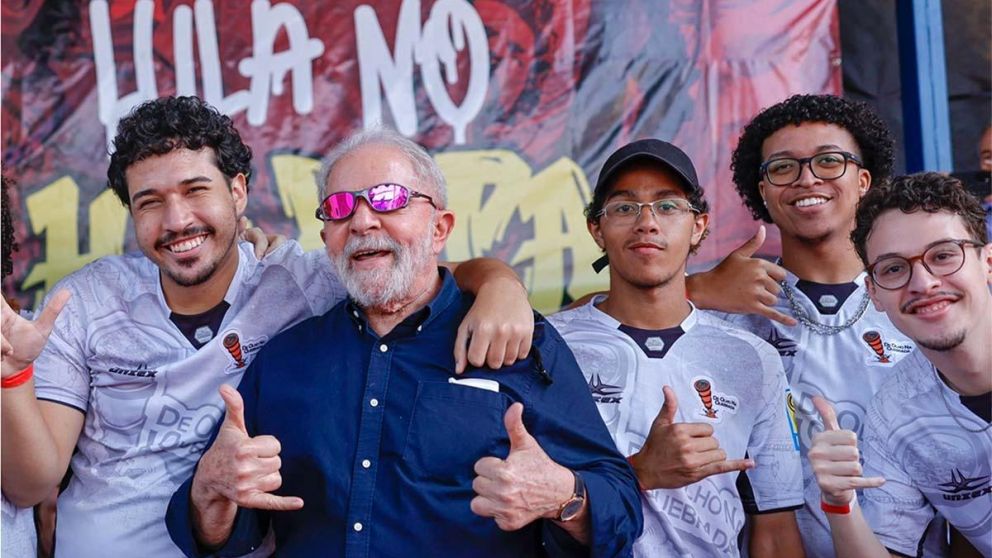 Lula llamó a los jóvenes a votar y "cambiar la historia"