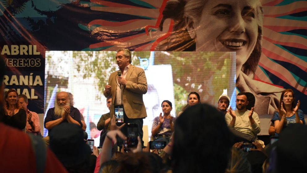 El Movimiento Evita cerró un Congreso bonarense con Alberto Fernández