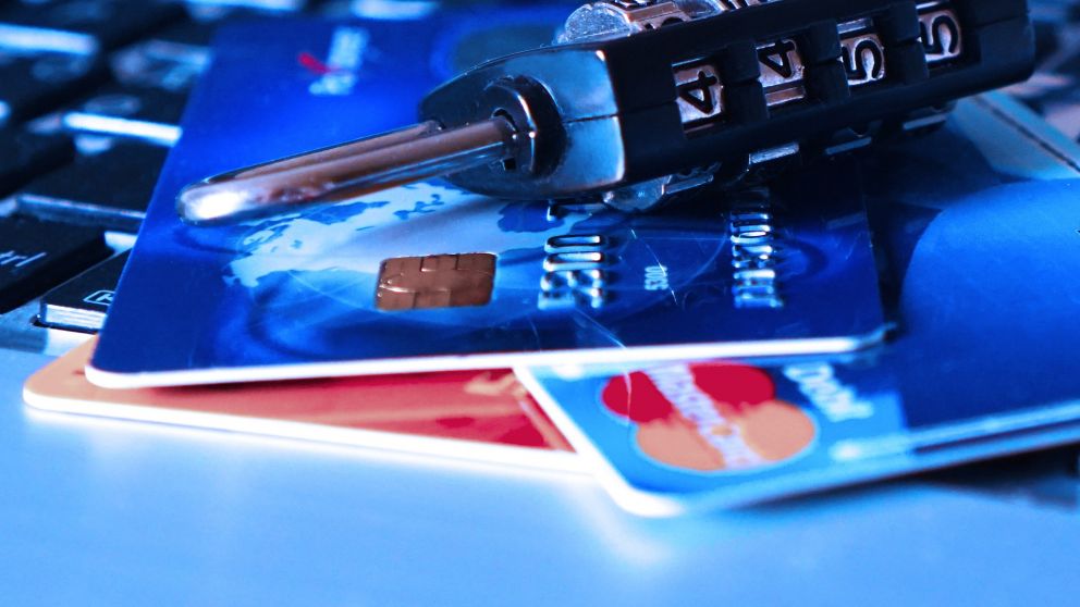 Tarjetas de crédito suben el porcentaje del pago mínimo al 25%