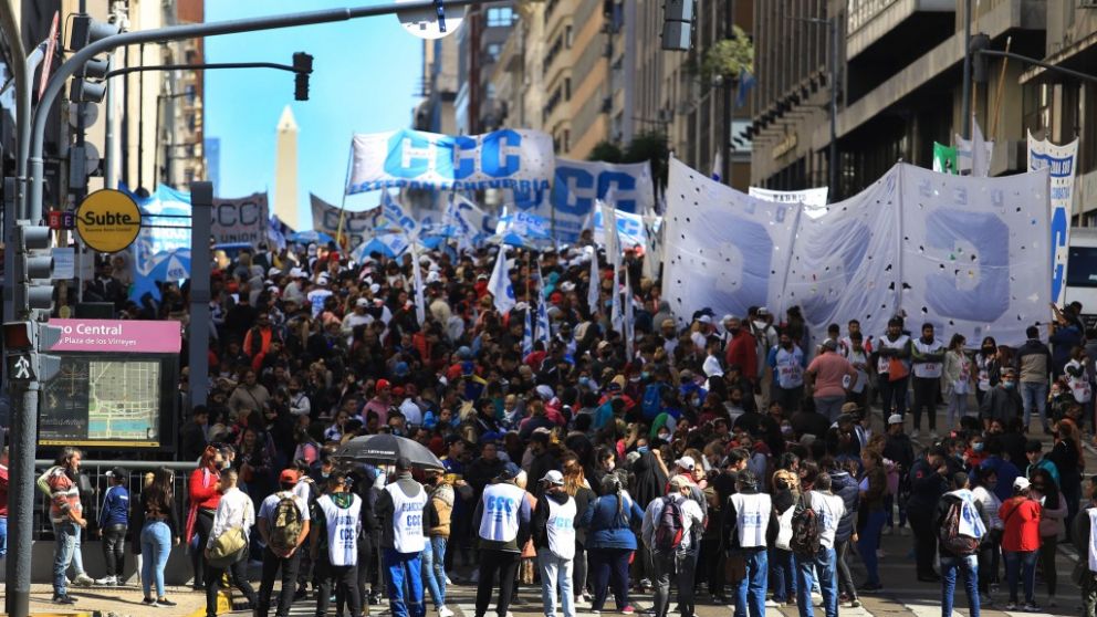 Las organizaciones sociales denunciaron que hay un golpe de Estado en marcha contra el Gobierno
