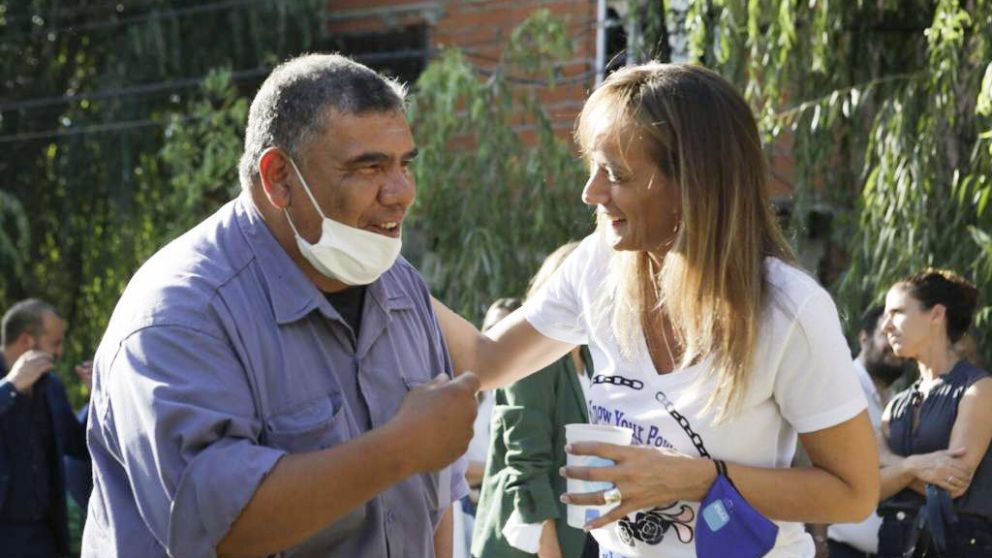 AySA junto a Coca-Cola trabajan para llevar agua potable al barrio Las Tunas