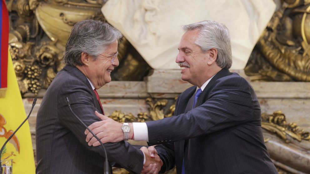 Junto al Presidente de Ecuador, Guillermo Lasso, Alberto instó a "fortalecer la institucionalidad" en América Latina