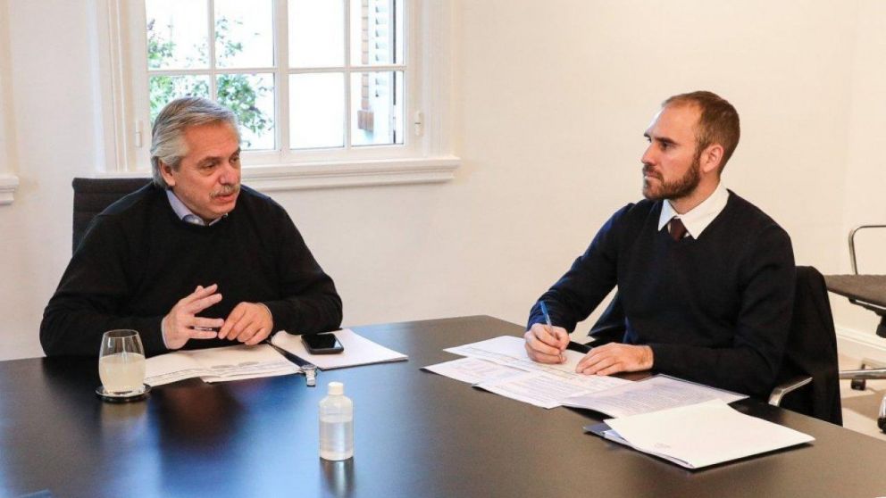 El ministro Guzmán aseguró que se gestionará con funcionarios "alineados" con el programa económico