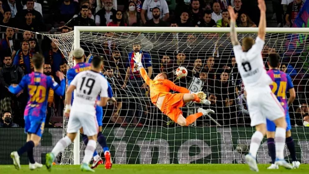 Barcelona quedó eliminado de la Europa League en el Camp Nou