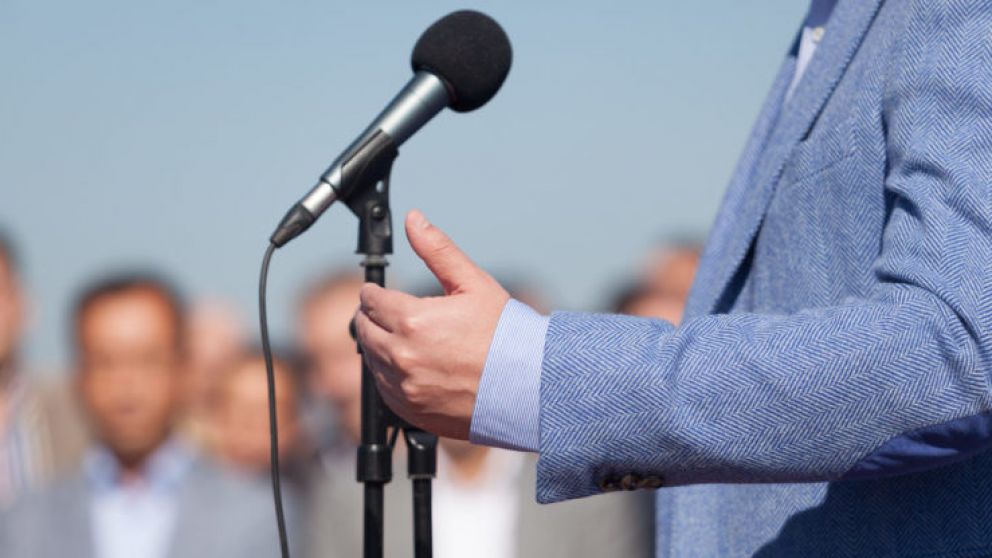 El que gobierna comunica, con su voluntad o contra ella: diez claves del discurso pol�tico
