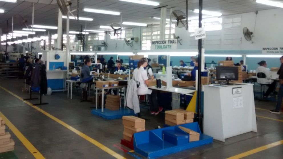 Textil local que le fabrica a la marca Adidas incorporará a cien trabajadores