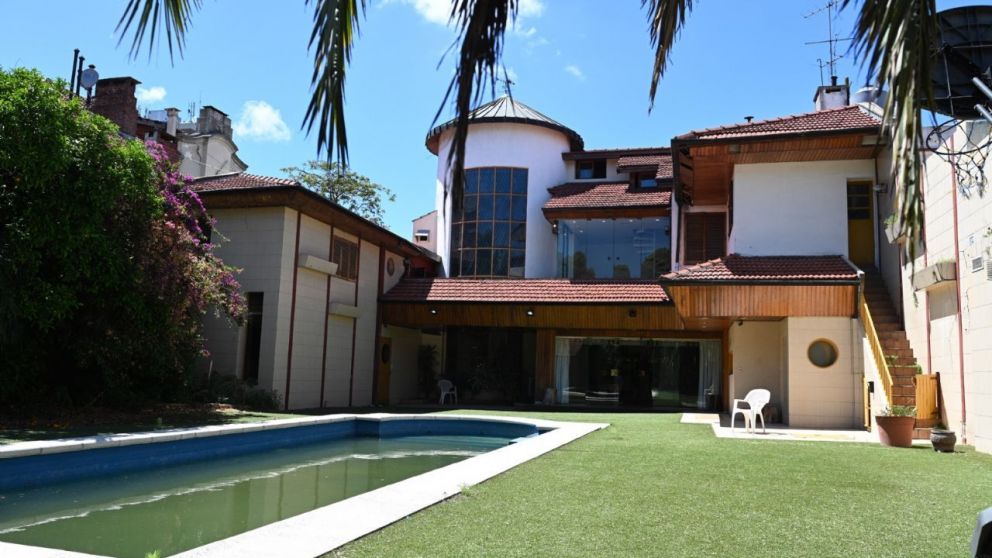 Es la casa que le compró a sus padres Don Diego y Doña Tota