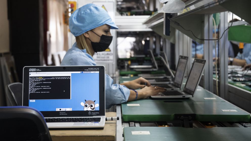 La empresa participa en los programas de tecnología para estudiantes