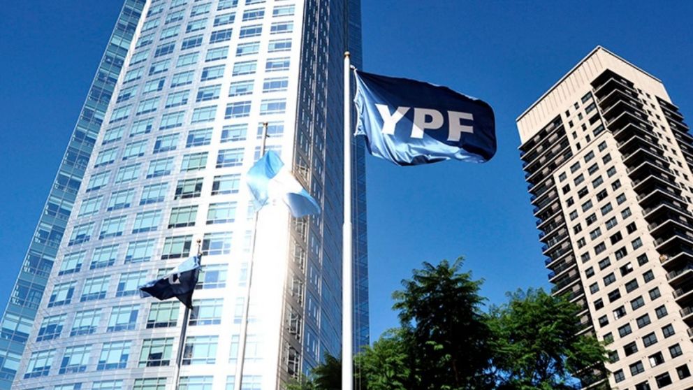 Moody's subió la calificación de YPF por crecimiento en la producción