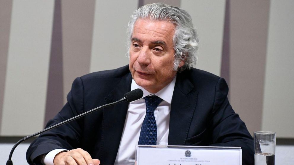Pires debía asumir la presidencia de Petrobras el próximo 13 de abril
