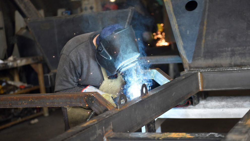 Enero 2022 registró una variación negativa producto del aumento de casos de Covid-19