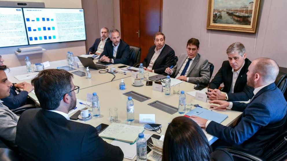 Guzmán y González analizaron la recuperación de YPF y las perspectivas de la compañía