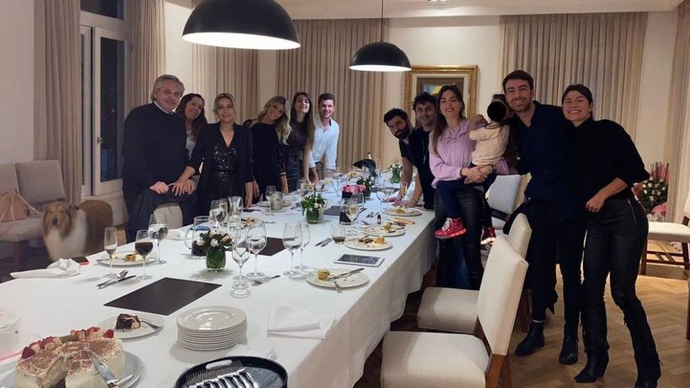 La fiesta de cumpleaños de Fabiola Yáñez se realizó el 14 de julio de 2020, durante la fase 1