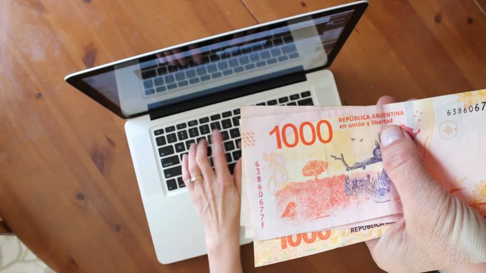 Titulares de las Becas Progresar cobran un bono de $1.000 para solventar gastos de conexi�n a internet