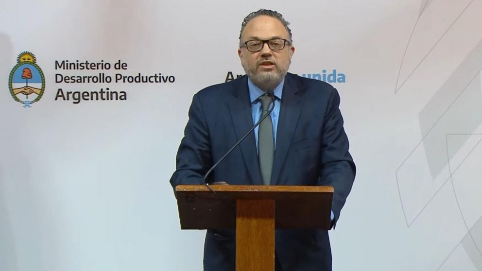 Kulfas le dio un ultimátum a las empresas para retrotraer precios