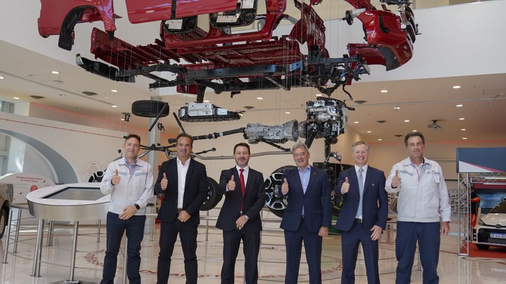 Ejecutivos de Axalta firmaron un convenio con sus pares de Toyota