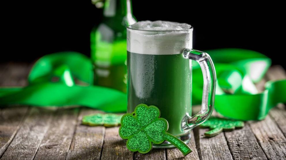 San Patricio: festejos con cerveza verde y descuentos