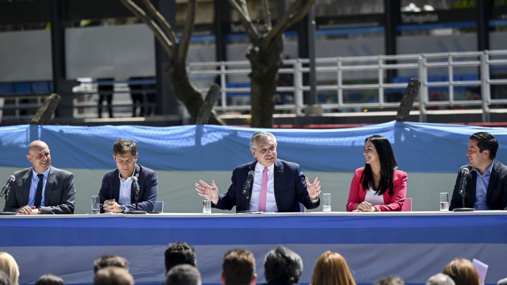 Alberto Fern�ndez inaugura la renovaci�n de la estaci�n Tortuguitas a la espera del dato de inflaci�n de febrero 2022