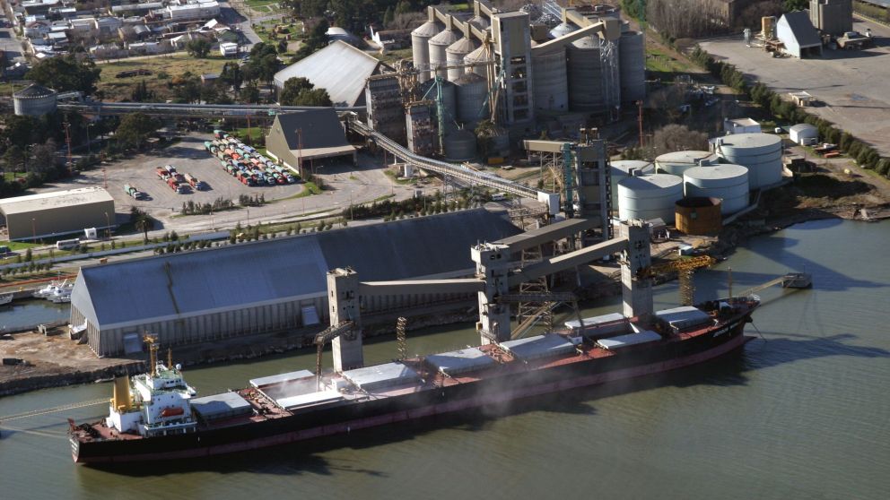 El Gobierno cerró exportaciones del agro y subiría retenciones, y el campo irá a la Justicia